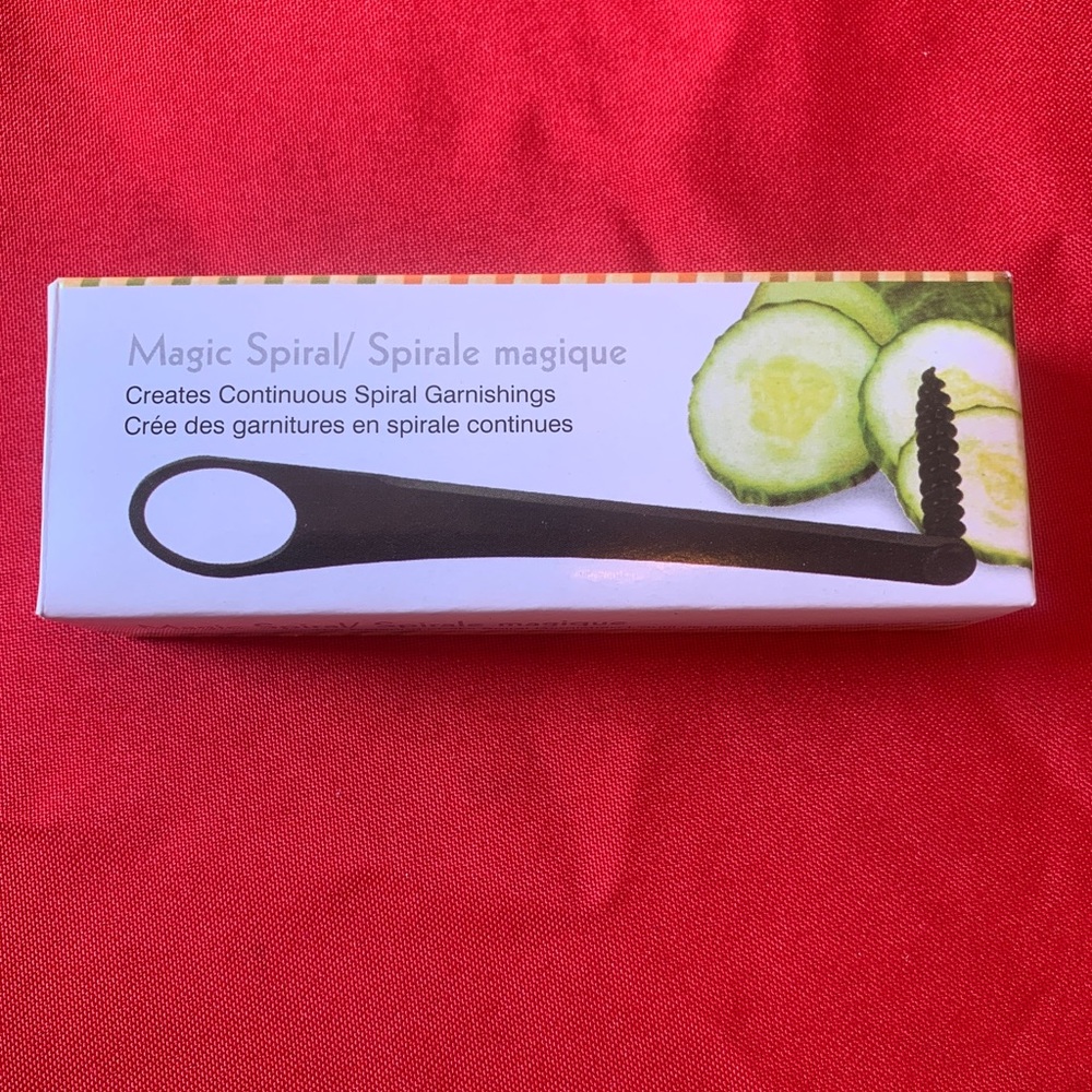 New Magic Spiral Food Cutter Slicer Garnisher NIB